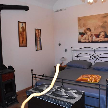 La Casa Di Enzo Bed & Breakfast Lequio Tanaro Bagian luar foto