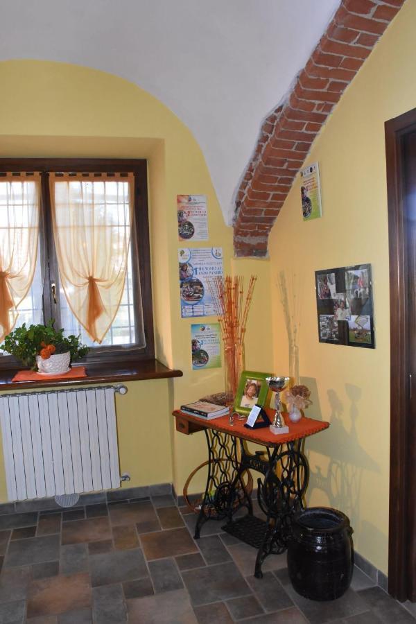 La Casa Di Enzo Bed & Breakfast Lequio Tanaro Bagian luar foto